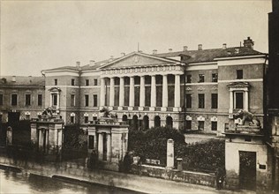 The Moscow English club on Tverskaya Street, Early 1920s.