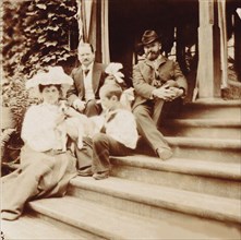 Konstantin Korovin (right) visits the Teljakowski family in Otradnoje estate, 1900s.