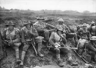 Australia in the Great War. Unidentified men of the 5th Division, 1916. Creator: Anonymous.