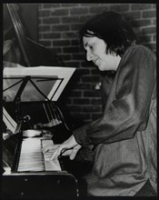 Pianist Kate Williams playing at The Fairway, Welwyn Garden City, Hertfordshire, 20 April 2003. Artist: Denis Williams