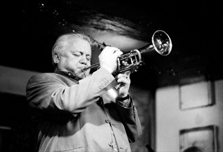 Bruce Adams, Watermill Jazz Club,  Dorking, Surrey, January 2001.  Artist: Brian O'Connor.