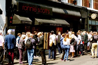 Crowd Scene, Ronnie Scott's, Soho, London, 5th June 2016. Artist: Brian O'Connor.