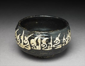 Bowl with epigraphic decoration, 10th century. Artist: Unknown.