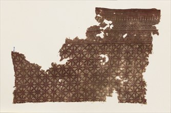 Textile fragment with interlocking spirals, 13th-14th century. Artist: Unknown.