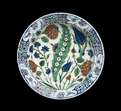 Dish with leaf and flowers, late 16th century. Artist: Unknown.