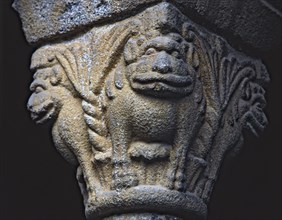 Capital of the cloister of the Cathedral of La Seu d'Urgell, decorated with a lion.