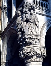 'The Judgment of Solomon', sculpture of 1404. Capital of the angle of the lower gallery of the D?