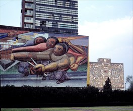 Mural of David Alfaro Siqueiros on the façade of the building of the rectory of the university ca?