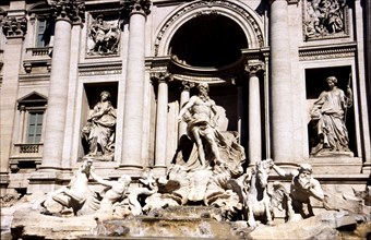 Rome, overview of the Fontana di Trevi, transition style from baroque to classical, work of Nicol?