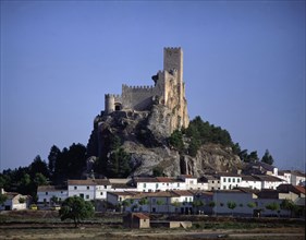 Exterior view of the castle of Almansa.