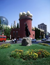 Partial view of the façade of the Dalí Theater Museum.