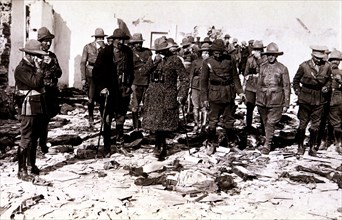 Morocco Campaign, disaster of Annual (Anoual), July 1921, officers before the bodies of the Spani?