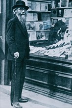Ramón María del Valle Inclan (1869-1936), Spanish writer, at a bookstore in Málaga, photo 1926.