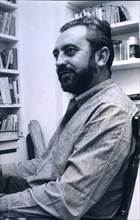 Angel González Muñiz (1925-2008), in his study Asturian poet.