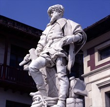 Monument with marble statue dedicated in his hometown of Juan Sebastián Elcano (1486-1526), ??bor?