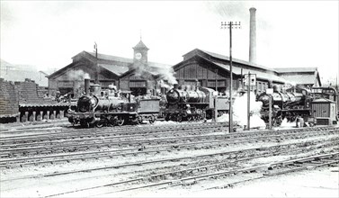 Locomotive engine shed in Le Mans station, 1906.