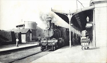 Train in the Girona station MZA, 1910.