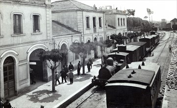 Trains in the Caldes de Montbuy Station, 1910.