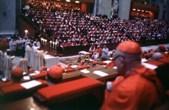 Second Vatican Council, Pope Paul VI attending mass during a session of the Ecumenical Council.