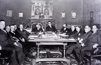 Second Republic, the first Council of Ministers chaired by Alcalá Zamora in Madrid, April 1931, f?