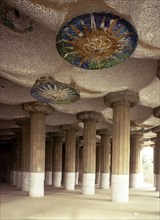 Detail of the roof of the forest of columns that support the great square of Guell Park, designed?