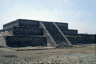 Teotihuacan, Temple tumulus shaped located in the 'Avenue of Death'. It was the first major Mesoa?