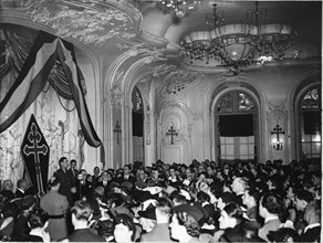 Private reception hosted by General Charles De Gaulle to the French colony at the Savoy Hotel in ?