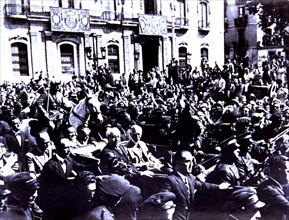 Francesc Macia and Manuel Azaña in the day of the proclamation of the Statute of Autonomy of Cata?