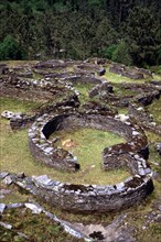 Asturian - Roman village, with houses, walls and moats of circular, oval or rectangular plant in ?