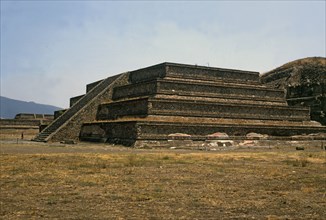 Teotihuacan, stepped pyramid finished on a platform that, when explored, the building of the Quet?