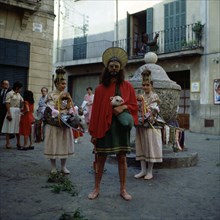 Sant Joan Pelós' and 'The Eagles', popular characters preceding the procession of the Corpus Chri?