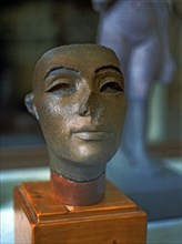 Bust of a member of the royal family of Akhenaten, possibly Nefertiti.
