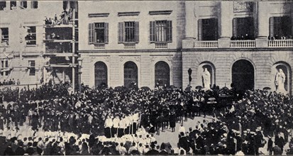 Mass burial of Mosén Jacinto Verdaguer at the exit from the City Council of Barcelona, June 1902.