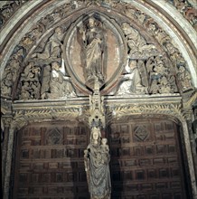 Detail of the façade of the Chapel of the Virgen del Dado in the cathedral, with a Pantocrator in?
