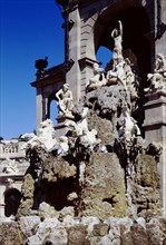 Venus, sculpture by Venanci Vallmitjana, it is part of 'The Waterfall' located at the Ciutadella ?