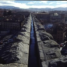 Roman aqueduct of Segovia seen from its higher part.