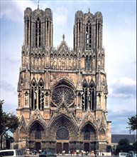 Gothic façade of the cathedral of Reims, 1211.
