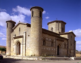 View of the church of San Martín de Fromista (Palencia).