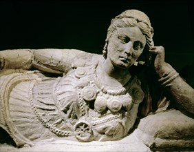 Chiusi sarcophagus made in alabaster, with the reclining figure of the deceased woman with a fan.?