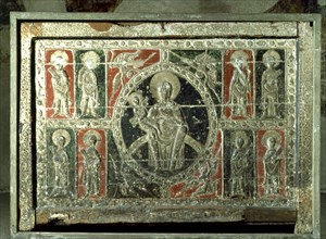 Front in polychromed wood and stucco, in the center Madonna and Child, from the church of Sant Ll?