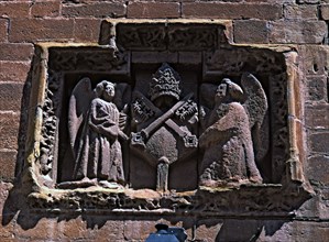 Monasterio de Santa María la Real. High relief on the façade.