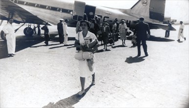 Madrid. Barajas Airport. Arrival of an airliner, 1940s.