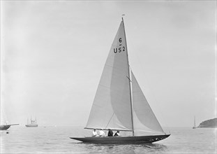 The 6 Metre 'Montauk' in light winds, 1921. Creator: Kirk & Sons of Cowes.