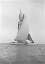 The 380 ton A Class schooner 'Margherita' running under spinnaker, 1913. Creator: Kirk & Sons of Cowes.