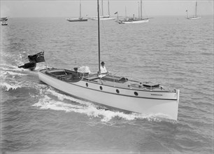 The cabin cruiser 'Minnehaha', 1914. Creator: Kirk & Sons of Cowes.