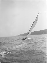 The 6-metre class 'Wamba II', 1913. Creator: Kirk & Sons of Cowes.