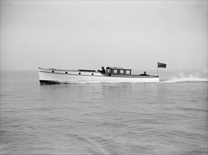 Austin 40ft motor launch under way, 1912. Creator: Kirk & Sons of Cowes.