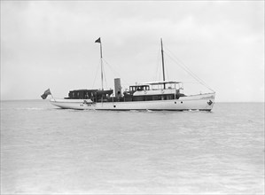 The steam yacht 'Sardonyx' under way, 1913. Creator: Kirk & Sons of Cowes.