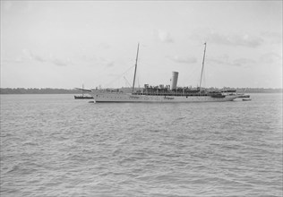 The 142 ton steam yacht 'Sapphire' at anchor, 1913. Creator: Kirk & Sons of Cowes.