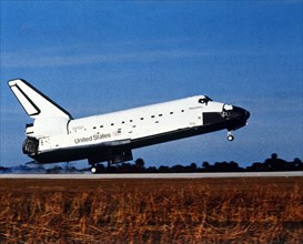Space Shuttle Orbiter 'Discovery' landing at Kennedy Space Center, Florida, USA, 1980s. Creator: NASA.